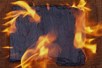 Foto di una cornice in fiamme