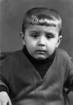 Черно-белая фотография 60-х годов - портрет мальчика